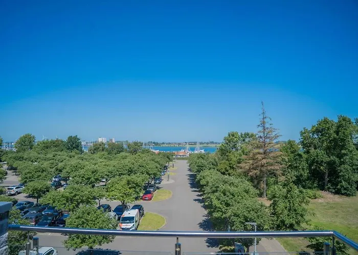 Inselblume 78 - Mit Strandkorb In Burgtiefe Vakantiehuis *